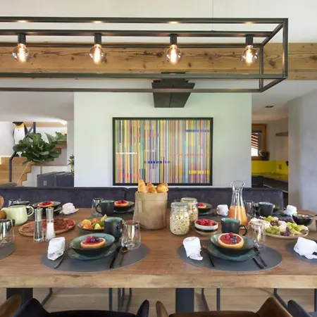 Bright, Relaxing And Spacious In شقة شاتيل